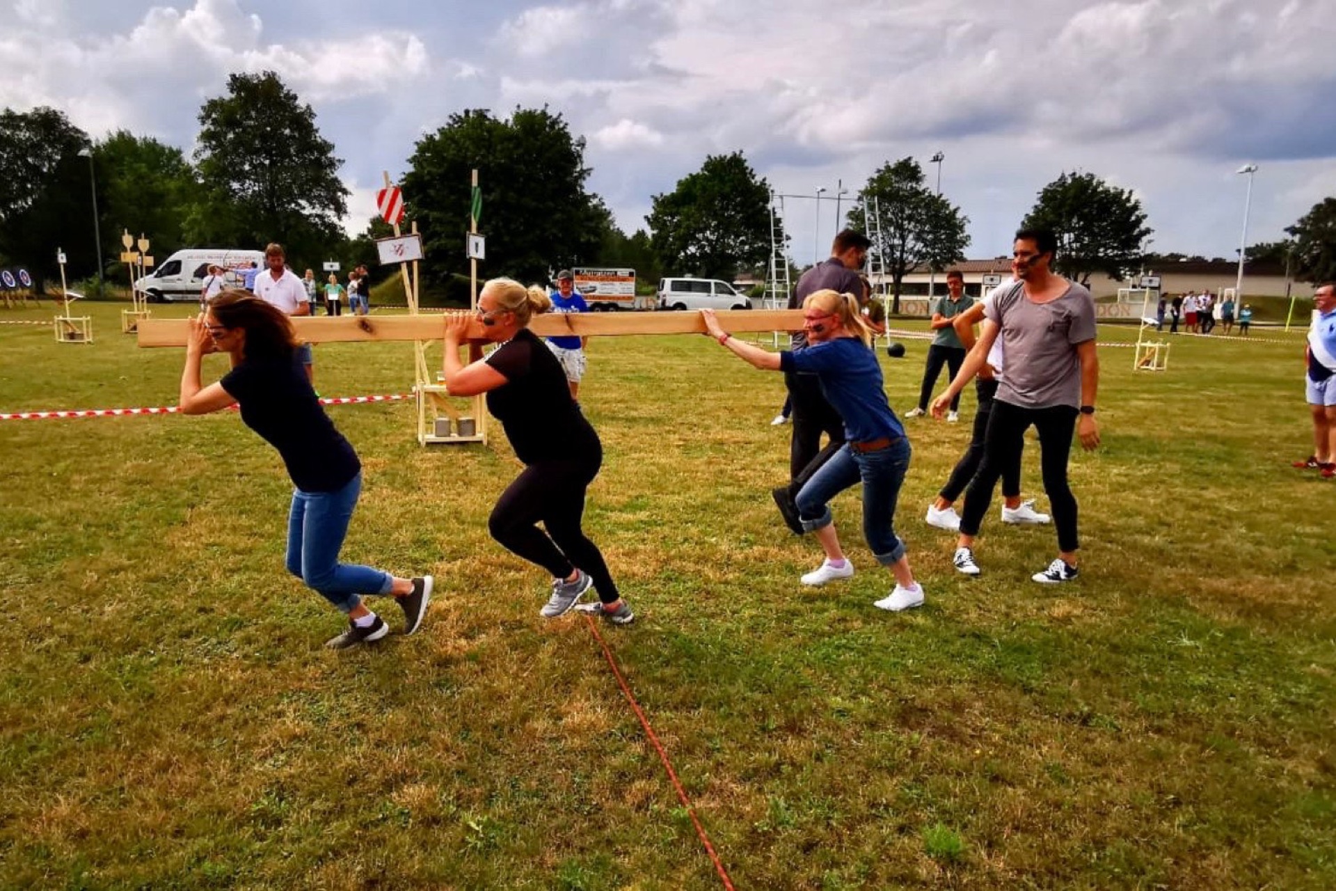 Highland Games: Tauziehen während des Teamevents